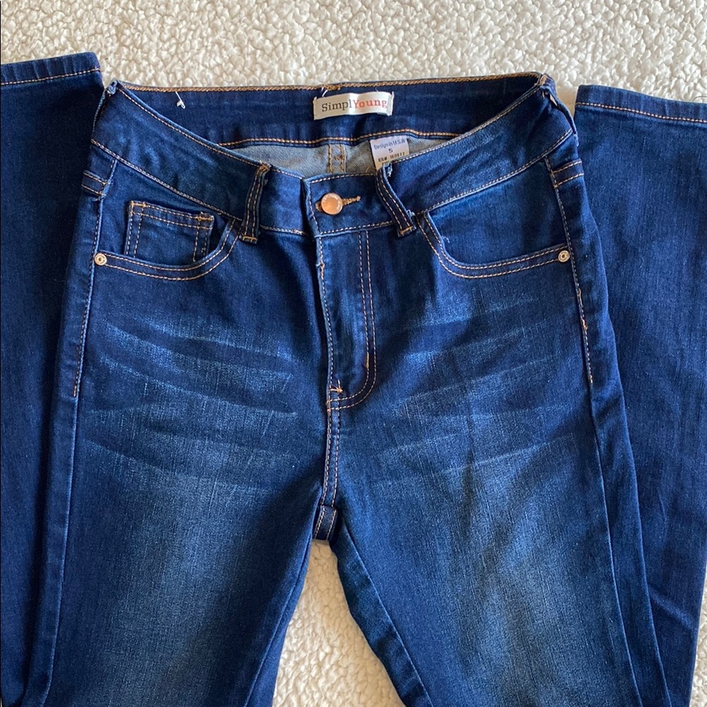 Sleek Blue Skinny Jeans with Subtle Fading